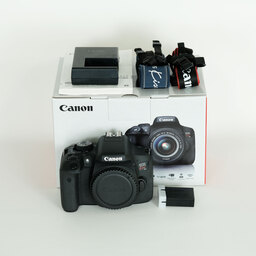 Canon EOS Kiss X8i Canon EOS Kiss X8i