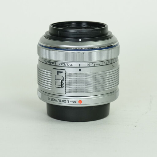OLYMPUS M.ZUIKO DIGITAL 14-42mm F3.5-5.6IIR シルバー