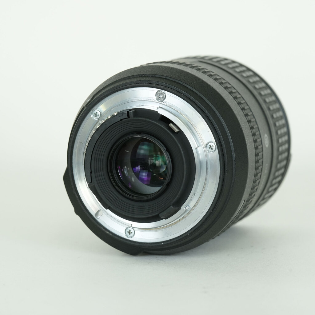 Nikon AF-S DX NIKKOR 16-85mm F3.5-5.6G ED VR Nikon AF-S DX NIKKOR 16-85mm F3.5-5.6G ED VR