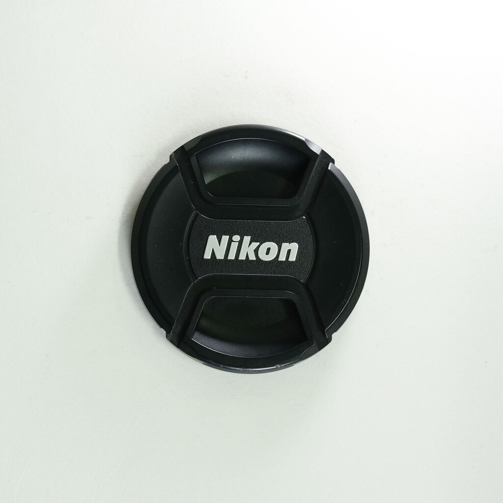 Nikon AF-S DX NIKKOR 18-300mm f/3.5-6.3G ED VR Nikon AF-S DX NIKKOR 18-300mm f/3.5-6.3G ED VR