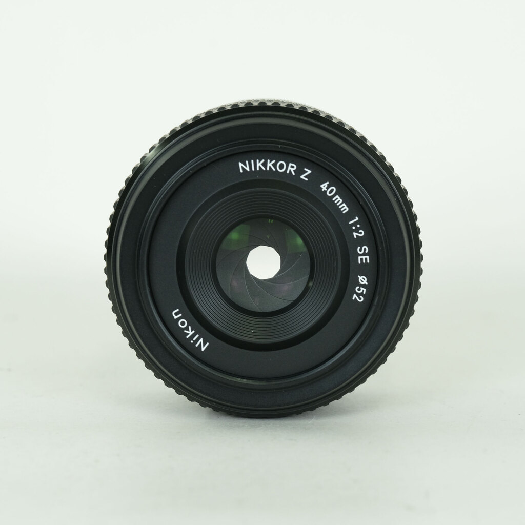 Nikon NIKKOR Z 40mm f/2 Nikon NIKKOR Z 40mm f/2