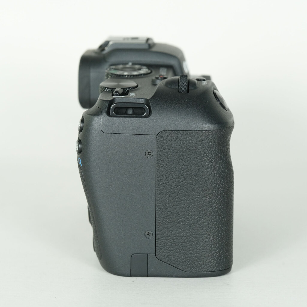 Canon EOS RP [�{�f�B]