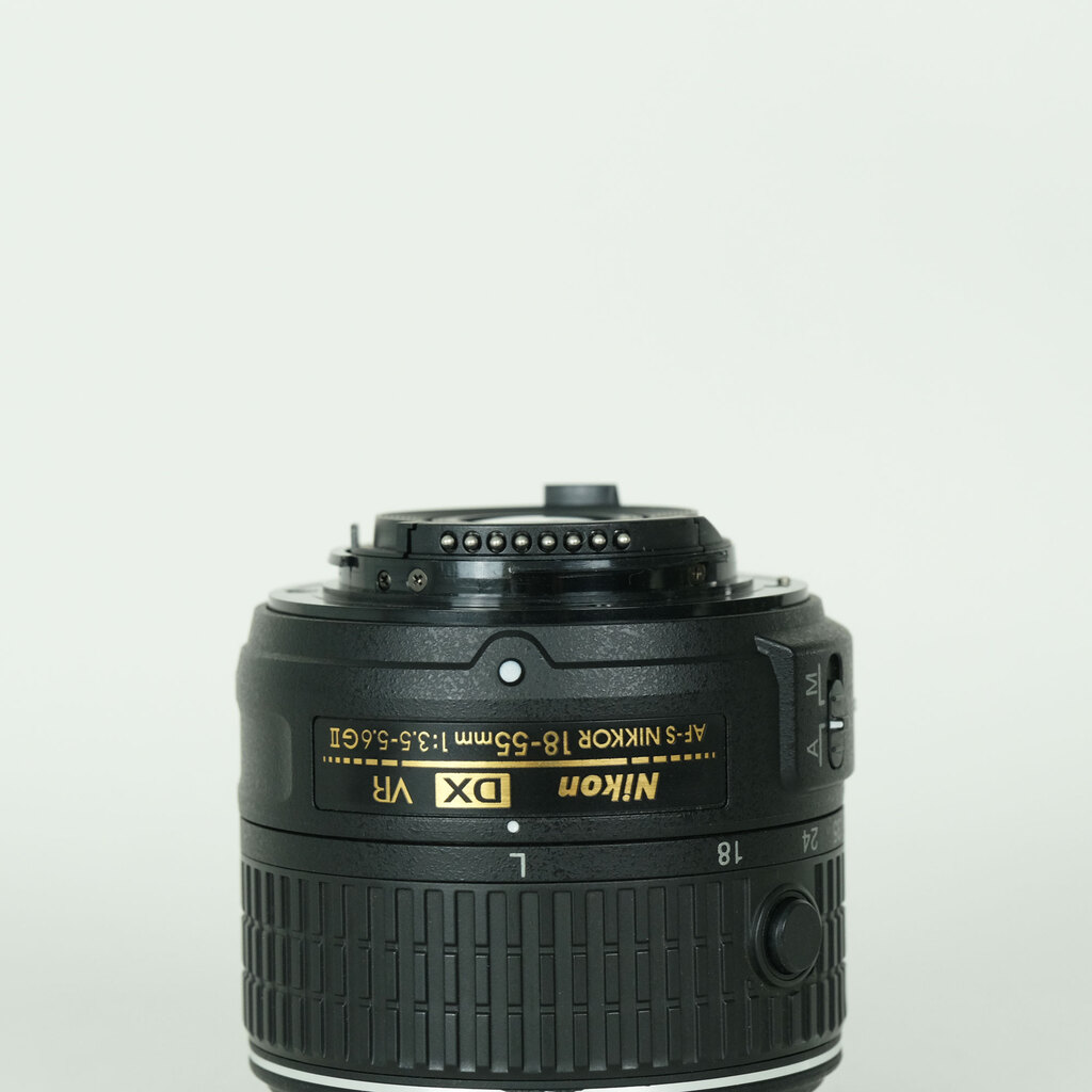 Nikon AF-S DX NIKKOR 18-55mm f3.5-5.6G VR IIの出品 | ONE SCENE