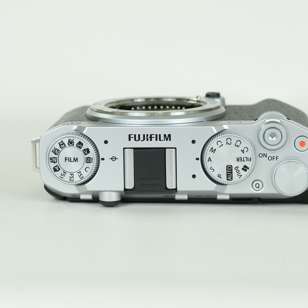 FUJIFILM X-M5