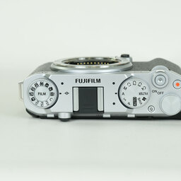 FUJIFILM X-M5