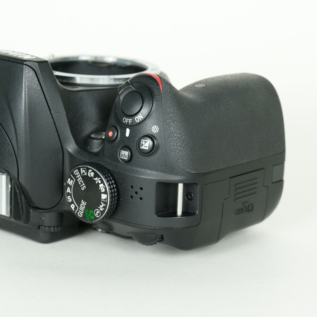 Nikon D3400