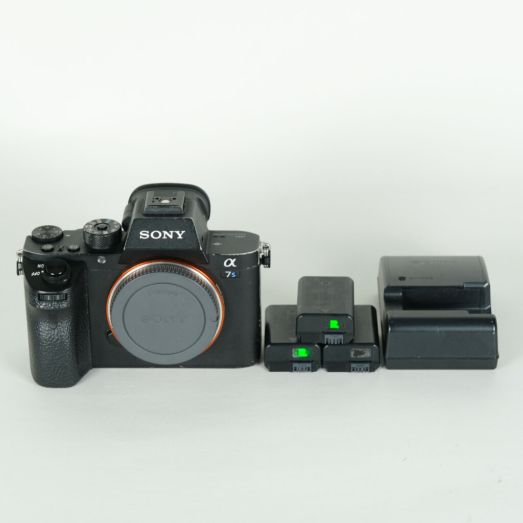 SONY α7S II（ILCE-7SM2）の出品 | ONE SCENE（ワンシーン）