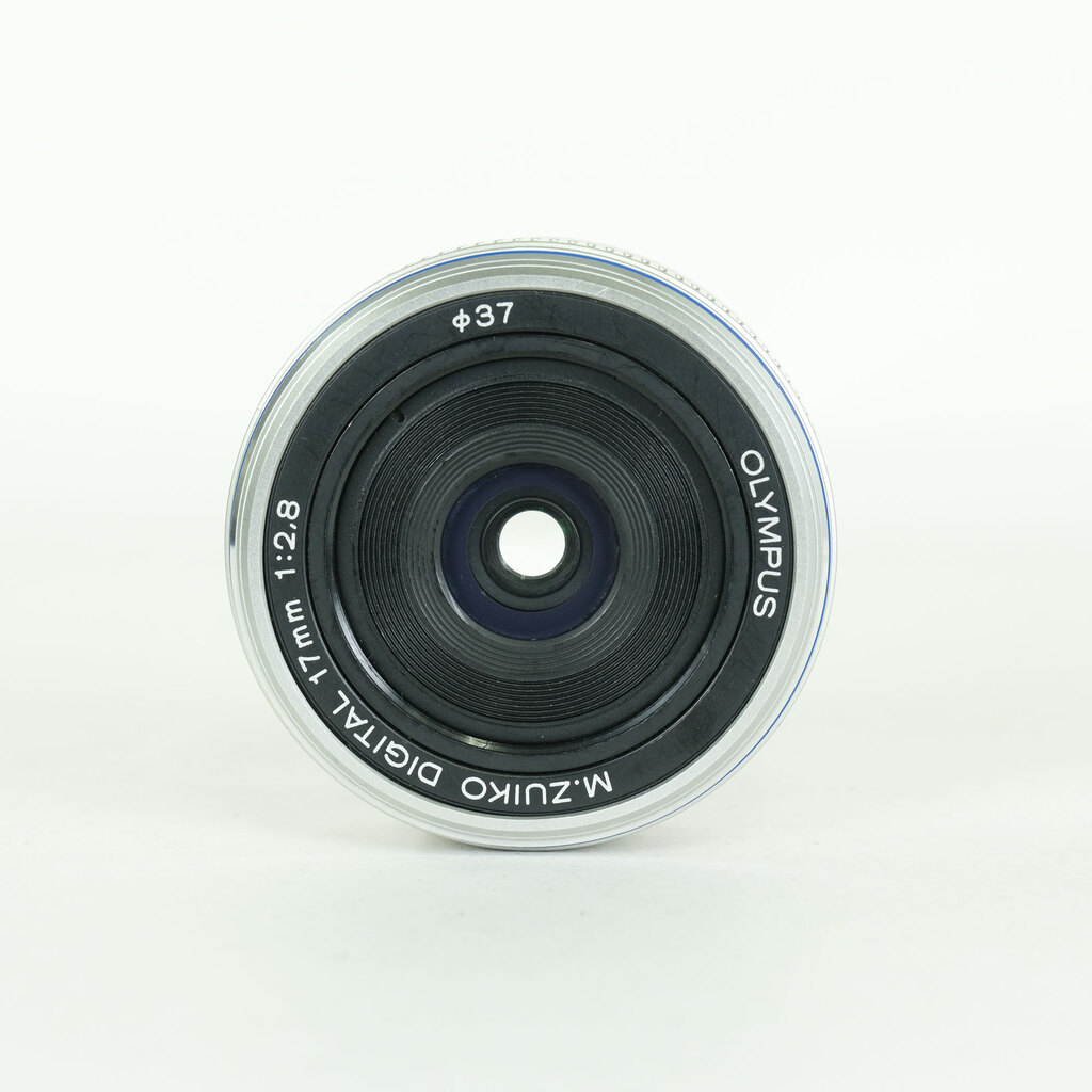 OLYMPUS M.ZUIKO DIGITAL 17mm F2.8 シルバー