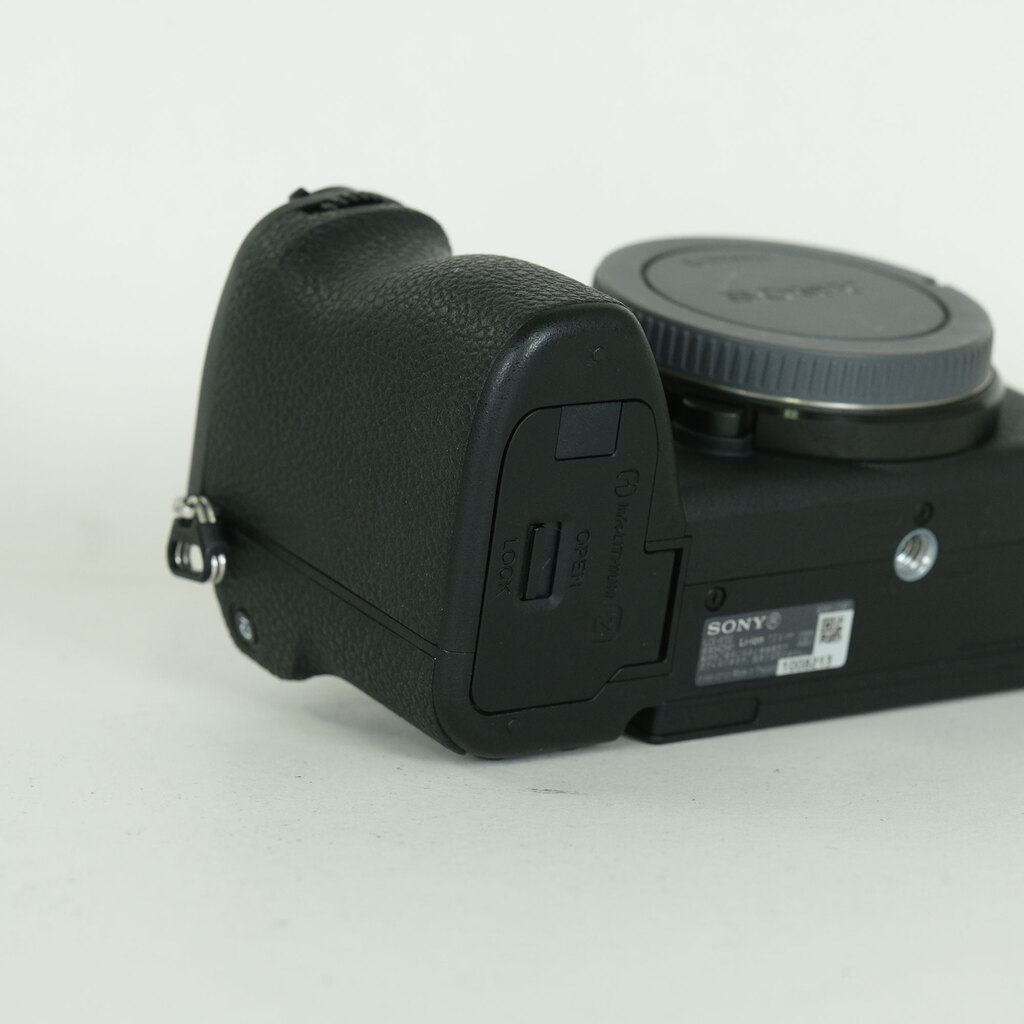 SONY α6700(ILCE-6700) SONY α6700(ILCE-6700)