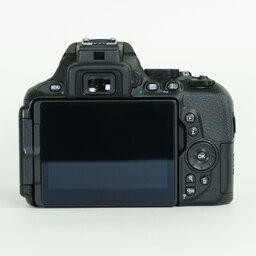 Nikon D5600