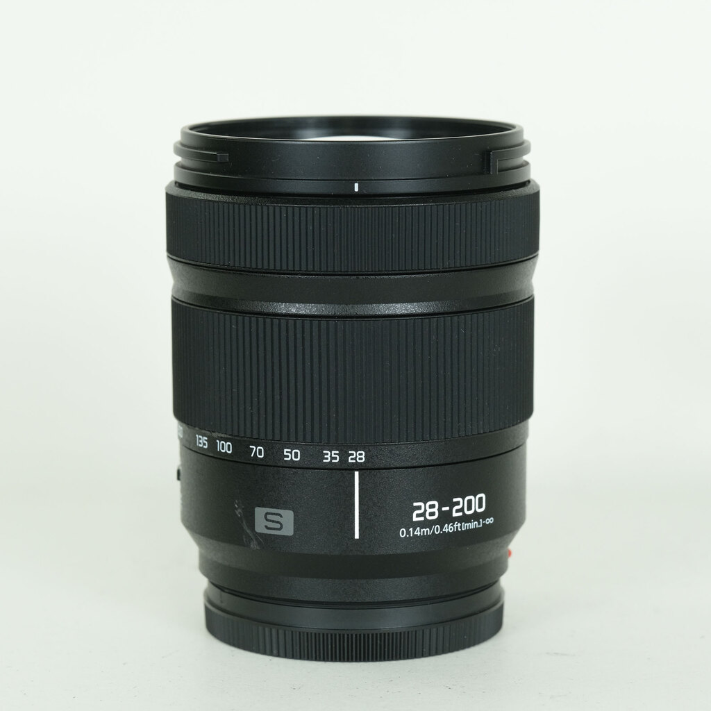Panasonic LUMIX S 28-200mm F4-7.1 MACRO O.I.S.