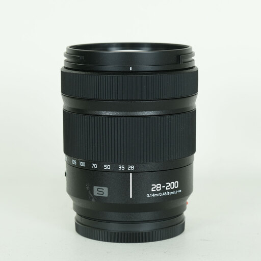 Panasonic LUMIX S 28-200mm F4-7.1 MACRO O.I.S. Panasonic LUMIX S 28-200mm F4-7.1 MACRO O.I.S.