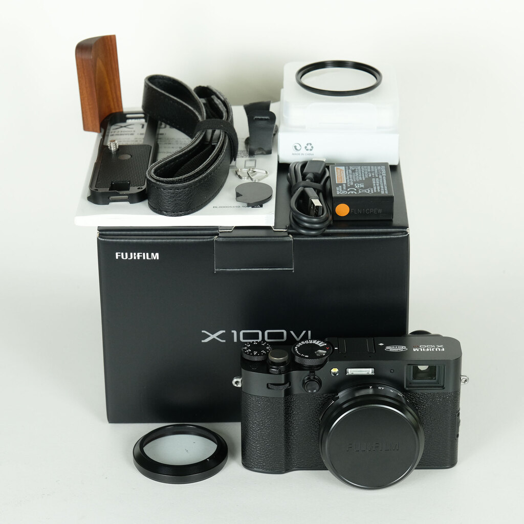FUJIFILM X100VI [�u���b�N]