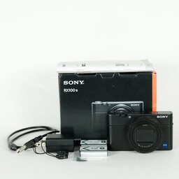 SONY Cyber-shot DSC-RX100M6