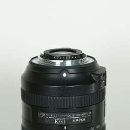 Nikon AF-S DX NIKKOR 18-300mm f/3.5-6.3G ED VR Nikon AF-S DX NIKKOR 18-300mm f/3.5-6.3G ED VR