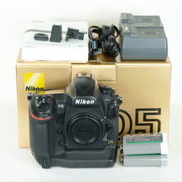 Nikon D5