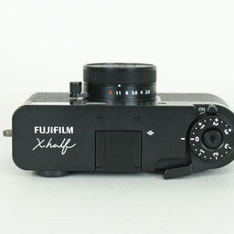 FUJIFILM X half X-HF1