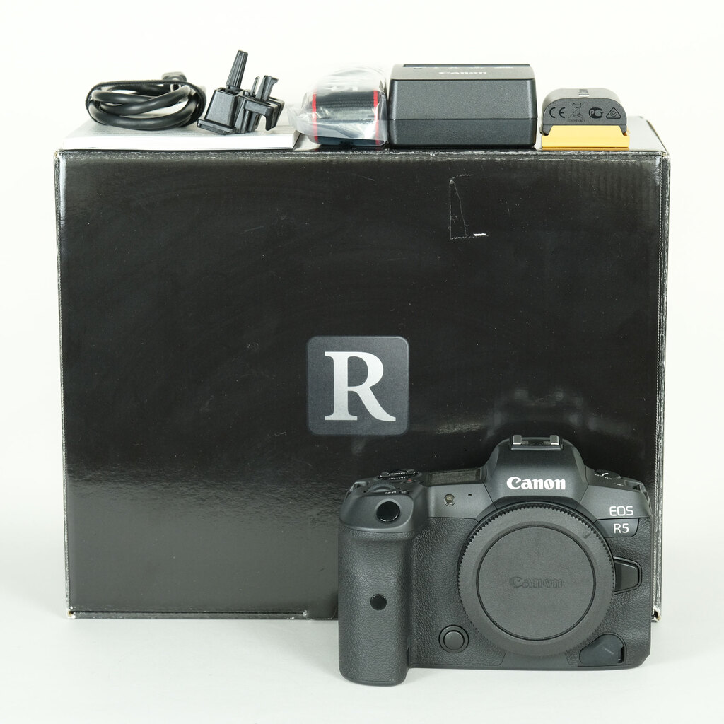 Canon EOS R5 Canon EOS R5