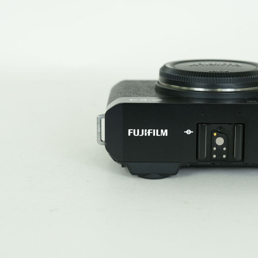 FUJIFILM X-E4