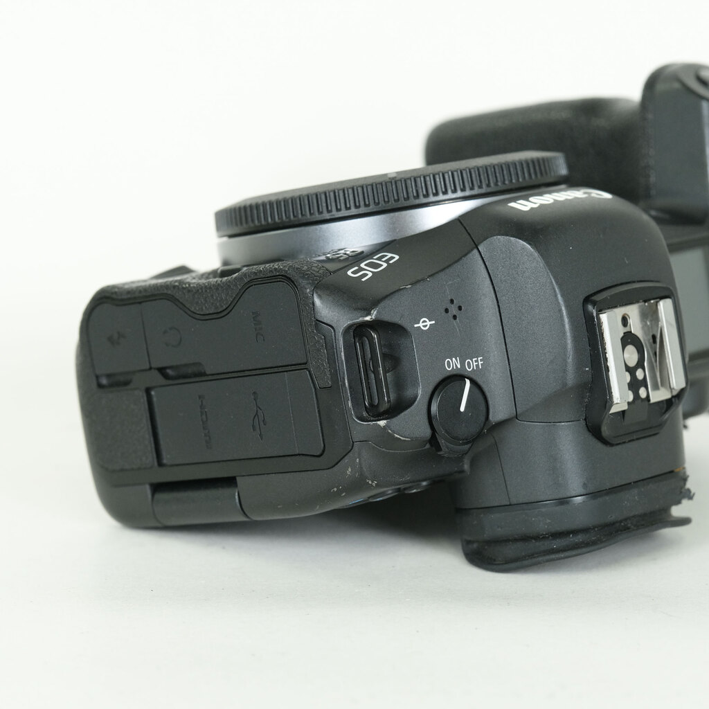 Canon EOS R5 Canon EOS R5