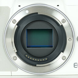 Canon EOS Kiss M2