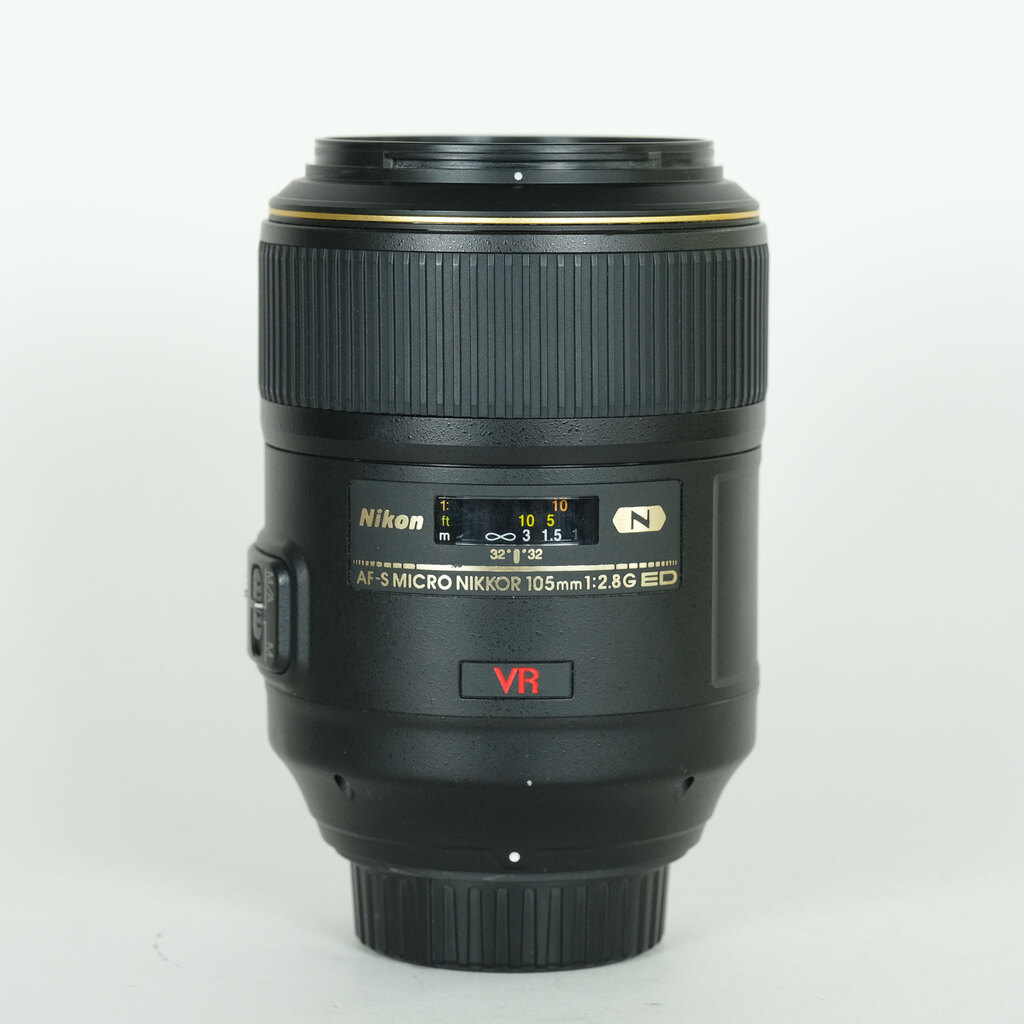 Nikon AF-S VR Micro-Nikkor 105mm f/2.8G IF-ED Nikon AF-S VR Micro-Nikkor 105mm f/2.8G IF-ED