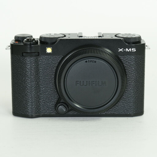 FUJIFILM X-M5
