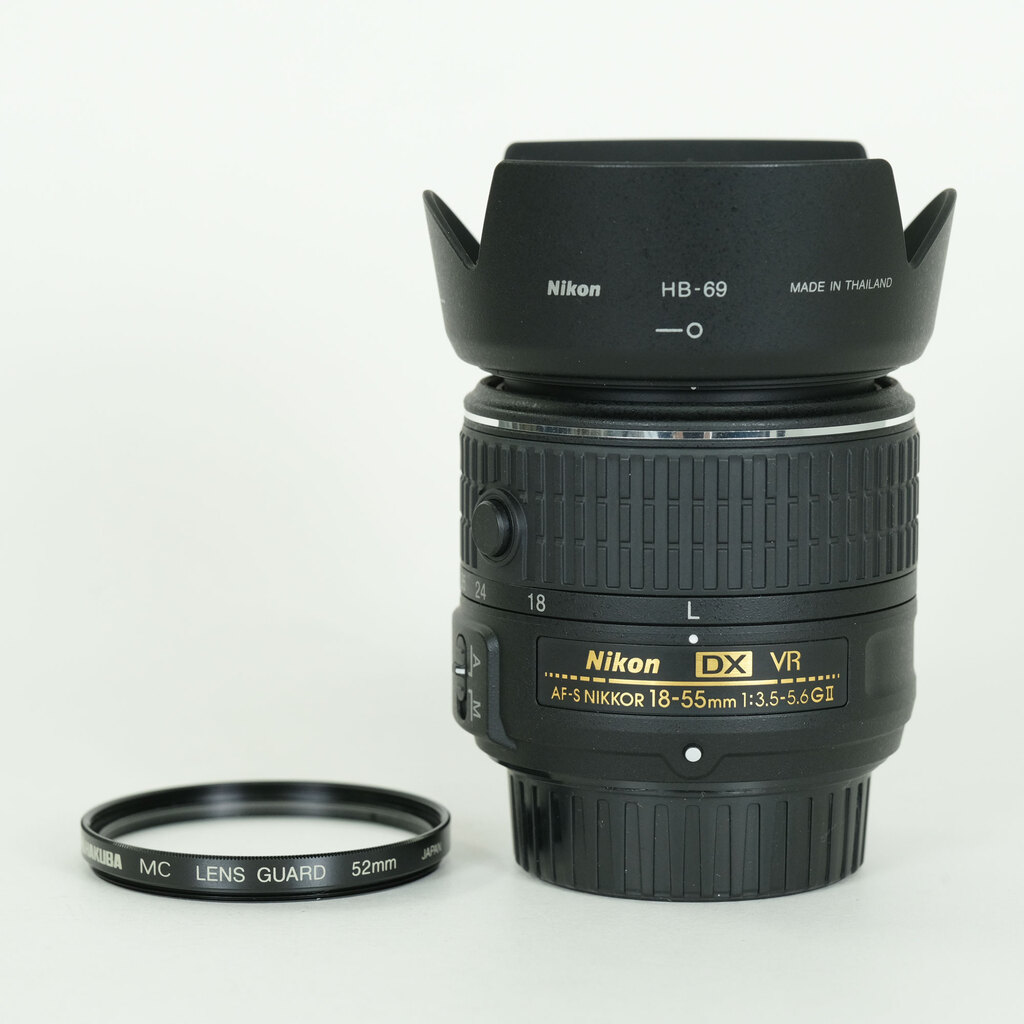 Nikon AF-S DX NIKKOR 18-55mm f3.5-5.6G VR II Nikon AF-S DX NIKKOR 18-55mm f3.5-5.6G VR II