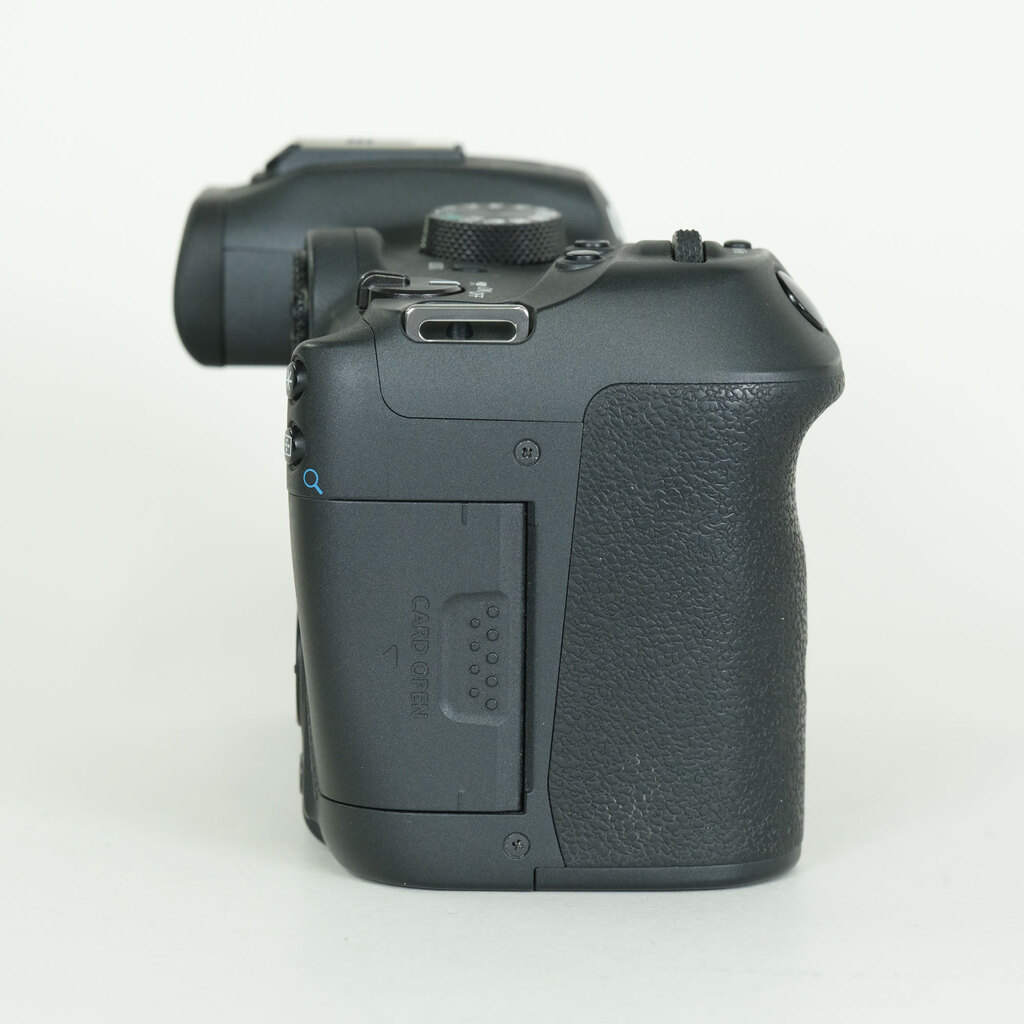 Canon EOS R7 Canon EOS R7