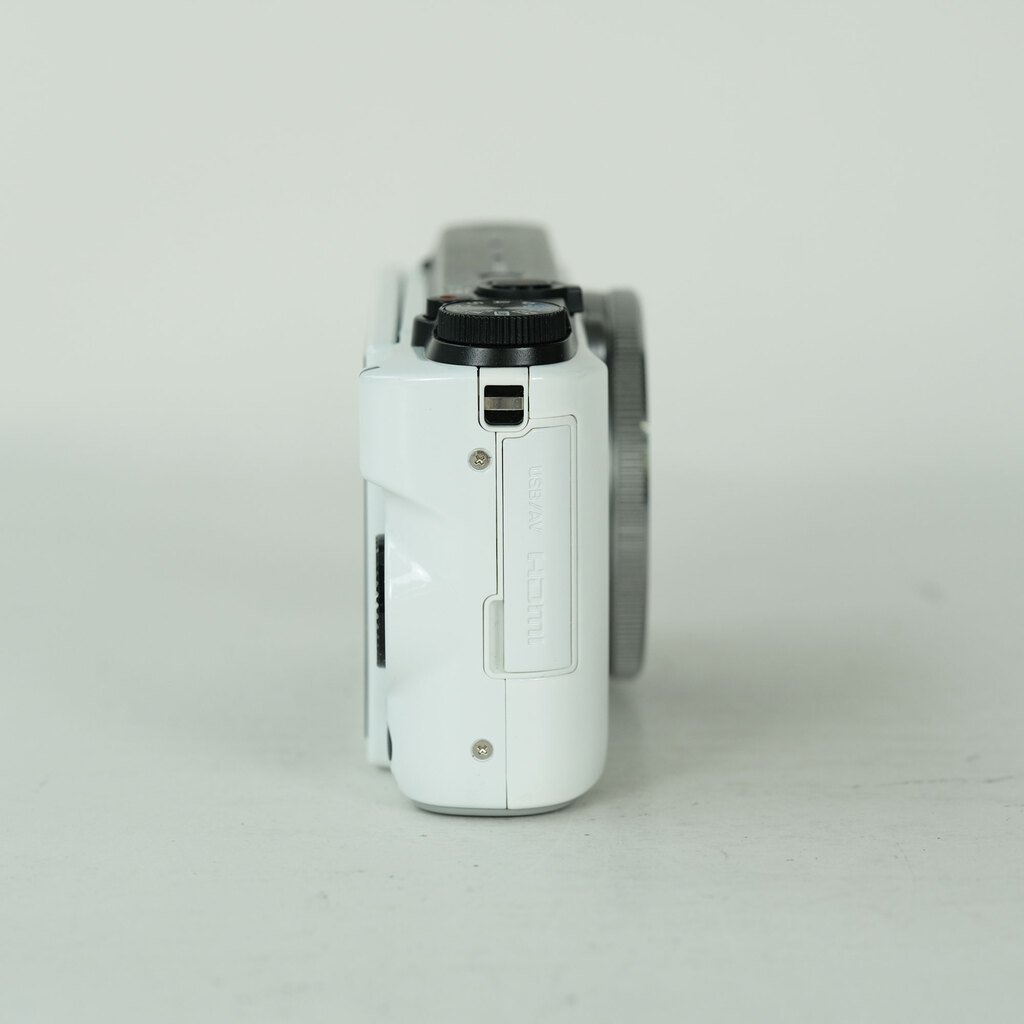 CASIO EXILIM EX-FC300SWE ホワイトの出品 | ONE SCENE（ワンシーン）