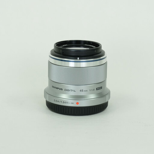 OLYMPUS M.ZUIKO DIGITAL 45mm F1.8 OLYMPUS M.ZUIKO DIGITAL 45mm F1.8
