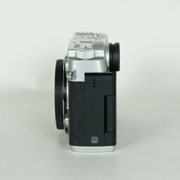 OLYMPUS PEN-F