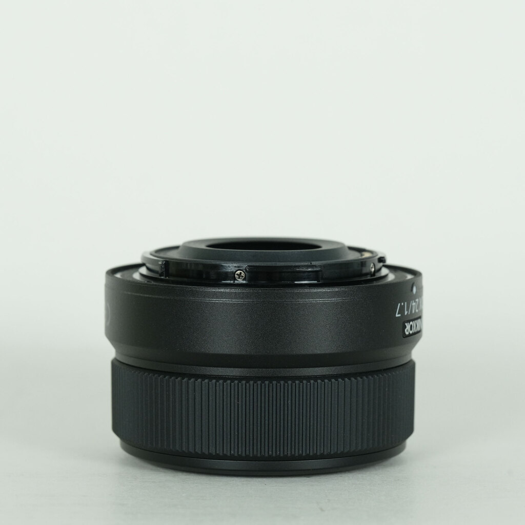Nikon NIKKOR Z DX 24mm f/1.7 Nikon NIKKOR Z DX 24mm f/1.7