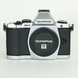 OLYMPUS OM-D E-M5 ボディ シルバー