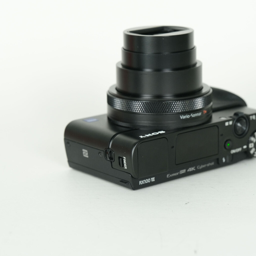 SONY Cyber-shot DSC-RX100M7