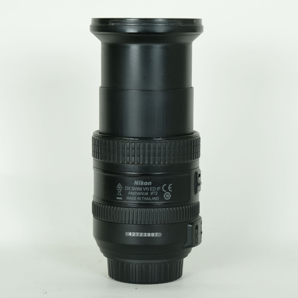 Nikon AF-S DX NIKKOR 18-200mm F3.5-5.6G ED VR II Nikon AF-S DX NIKKOR 18-200mm F3.5-5.6G ED VR II