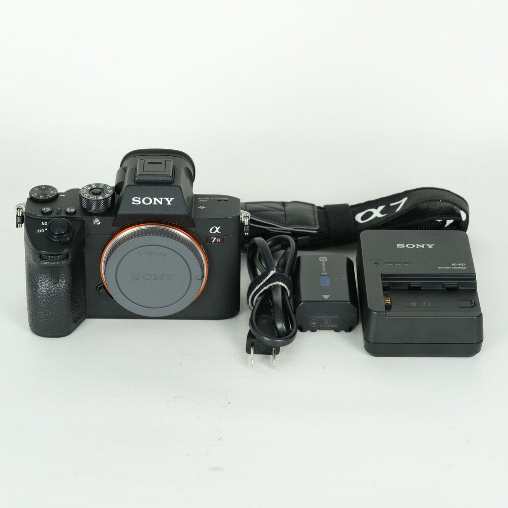 SONY α7R III（ILCE-7RM3）の出品 | ONE SCENE（ワンシーン）