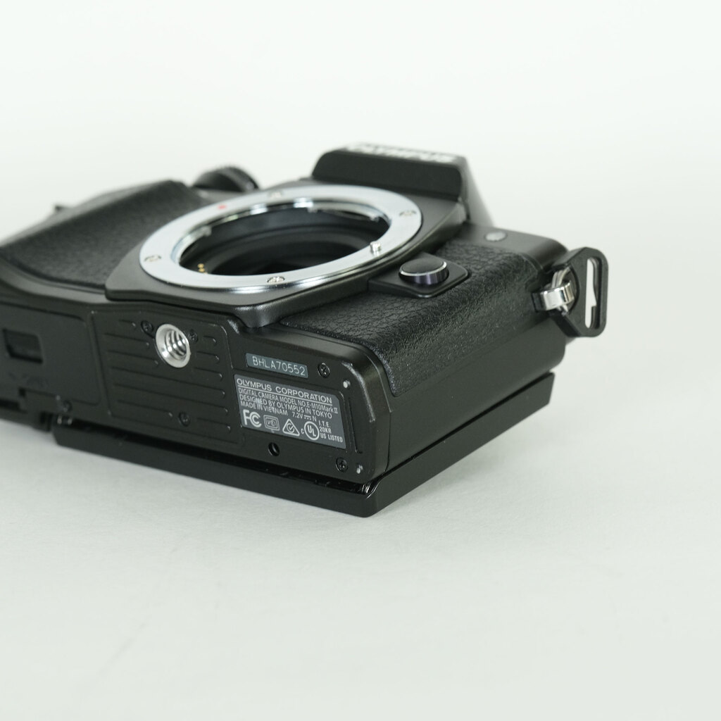 OLYMPUS OM-D E-M10 Mark II