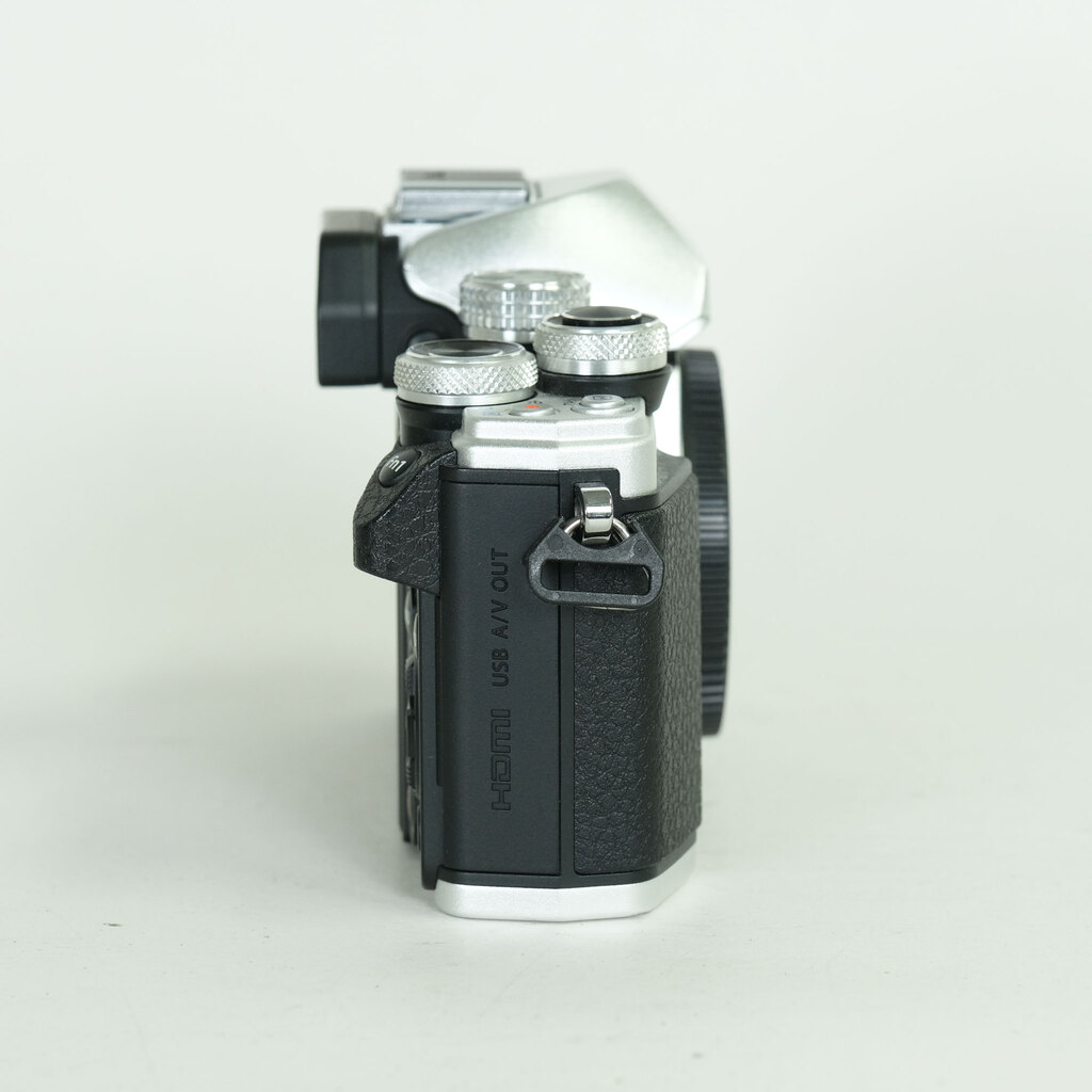 OLYMPUS OM-D E-M10 Mark II