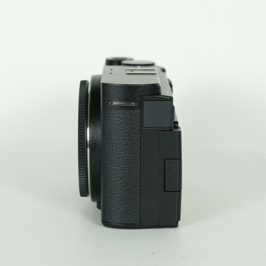 Panasonic LUMIX DC-S9