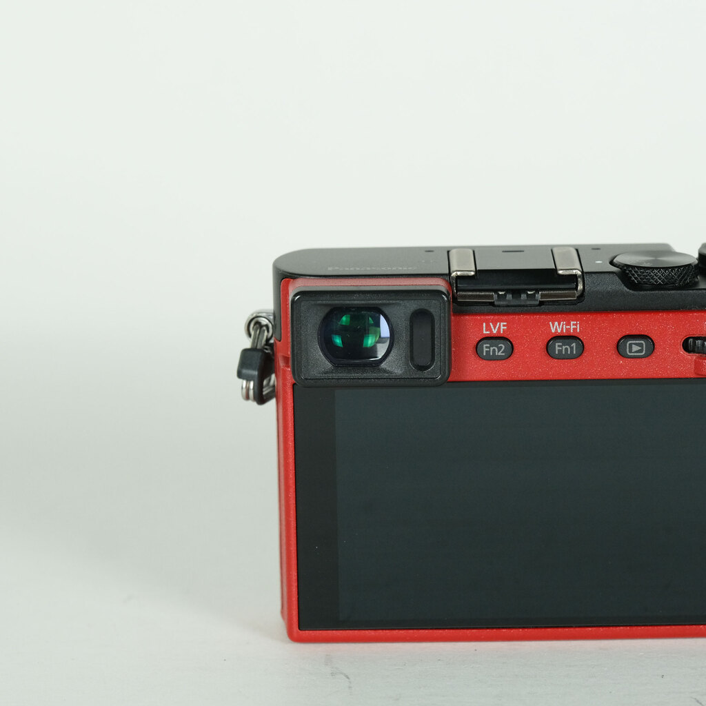 Panasonic LUMIX DMC-GM5ボディ レッドの出品 | ONE SCENE（ワンシーン）