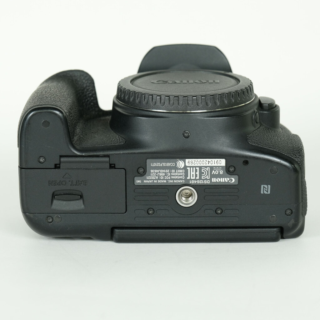 Canon EOS 8000D