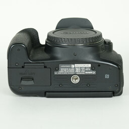 Canon EOS 8000D
