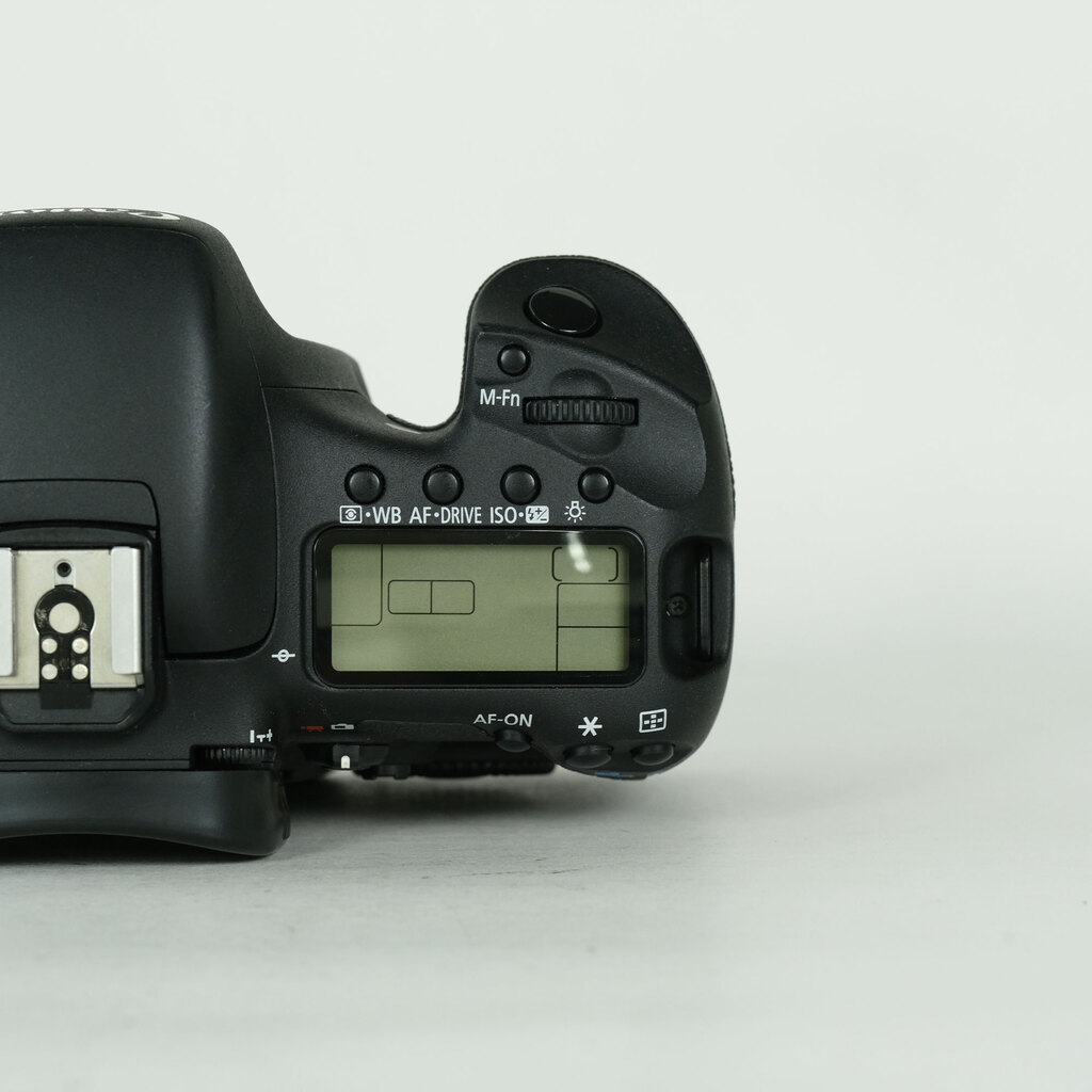 Canon EOS 7D ボディの出品 | ONE SCENE（ワンシーン）