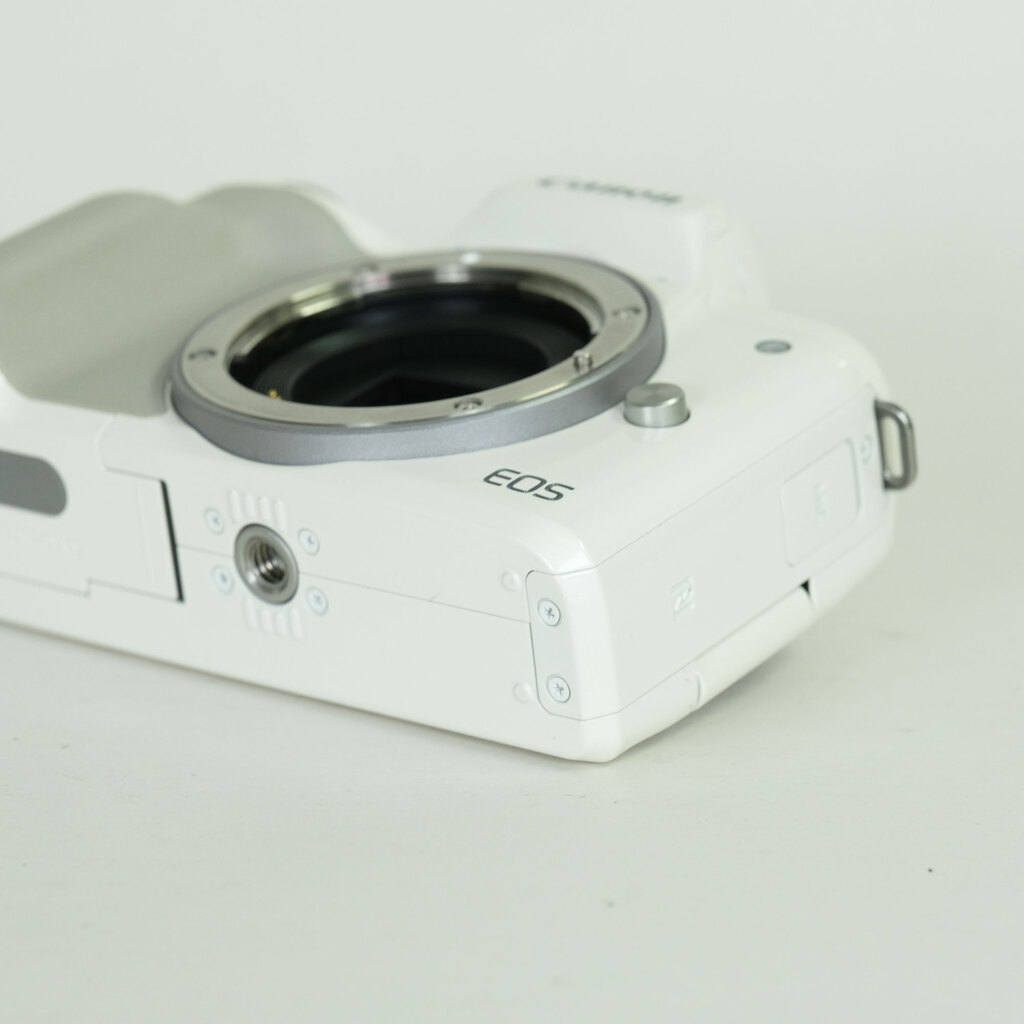 Canon EOS Kiss M