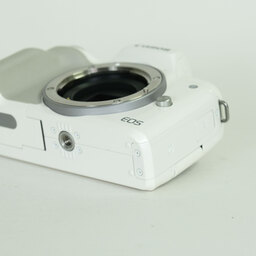 Canon EOS Kiss M