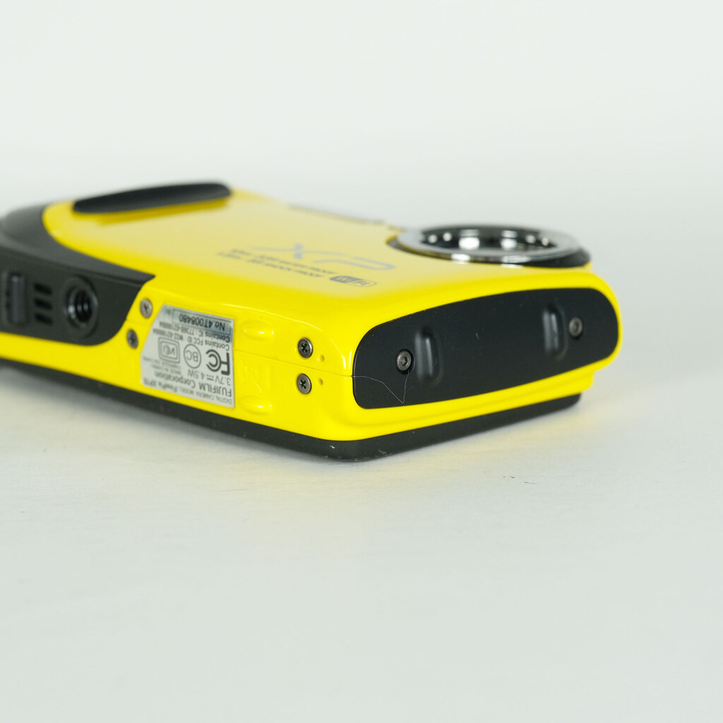 FUJIFILM FinePix XP70 イエローの出品 | ONE SCENE（ワンシーン）