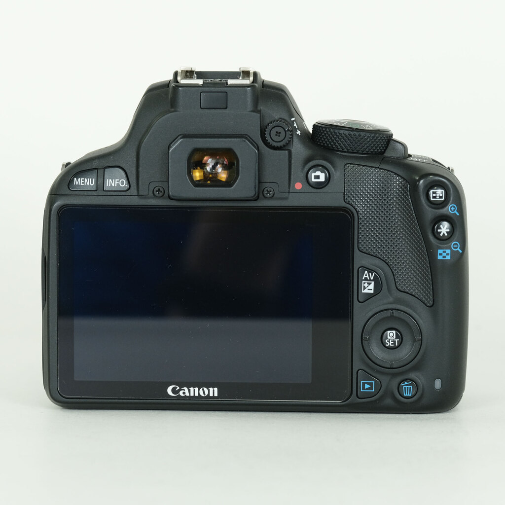 Canon EOS Kiss X7