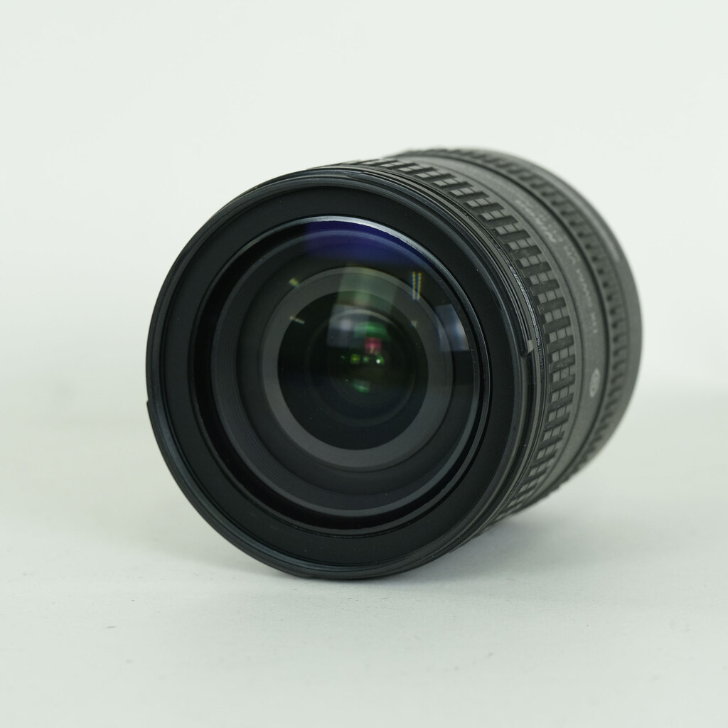 Nikon AF-S DX NIKKOR 16-85mm F3.5-5.6G ED VR Nikon AF-S DX NIKKOR 16-85mm F3.5-5.6G ED VR