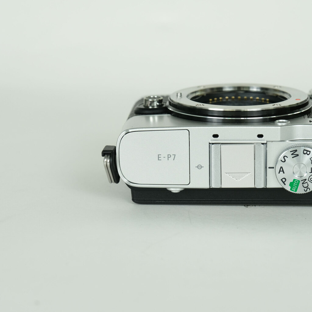 OLYMPUS PEN E-P7